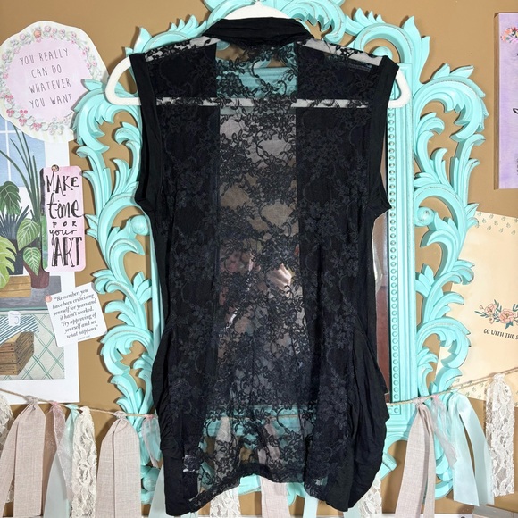 Zenana Outfitters Black Open Front Lace Back Vest Women’s Sz.M Witchy Whimsigoth - Picture 4 of 7